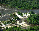 Do alto, a imponência e beleza da cachoeira do Desespero, no rio Jari   