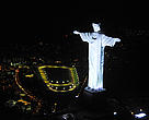 O Cristo Redentor, pouco antes de ter suas luzes apagadas para a Hora do Planeta 2011.