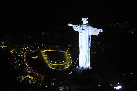O Cristo Redentor, pouco antes de ter suas luzes apagadas para a Hora do Planeta 2011.
© WWF-Brasil / Cristina Lacerda O Cristo Redentor, pouco antes de ter suas luzes apagadas para a Hora do Planeta 2011. rel=