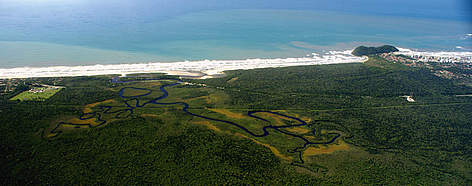 Vista aérea de Bertioga, São Paulo, Brazil / &copy;: WWF-Brazil / Adriana Mattoso